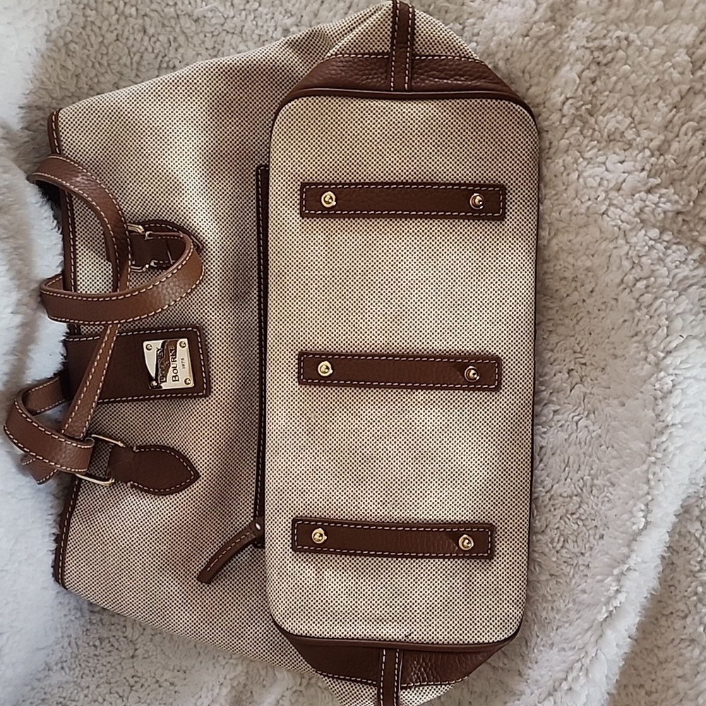 Dooney and Bourke purse - Picture 4 of 6